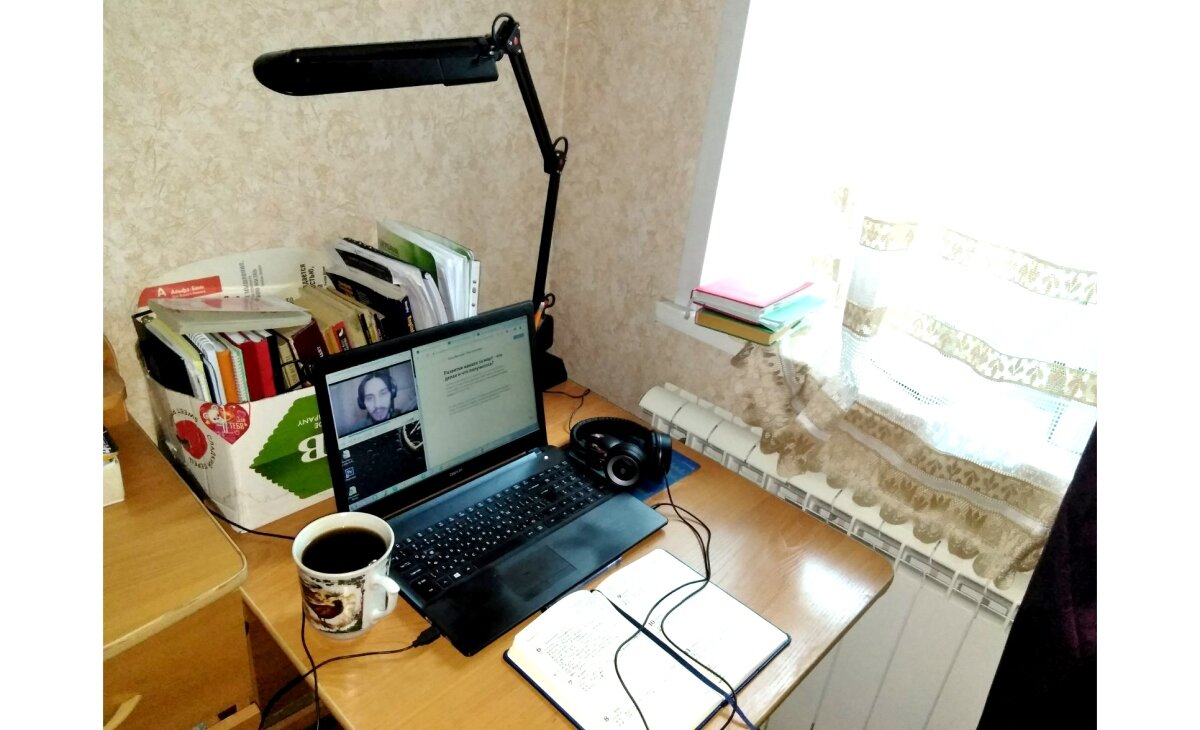 Это моя "берлога"! Люблю ограниченное пространство - и ничего лишнего!