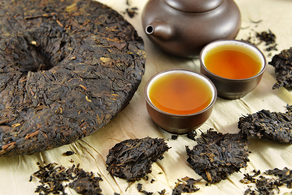 В традиционной китайской медицине считается, что чай пуэр воздействует на меридианы - сеть особых каналов внутри тела человека и на его поверхности, по которым течет жизненная энергия Ци.