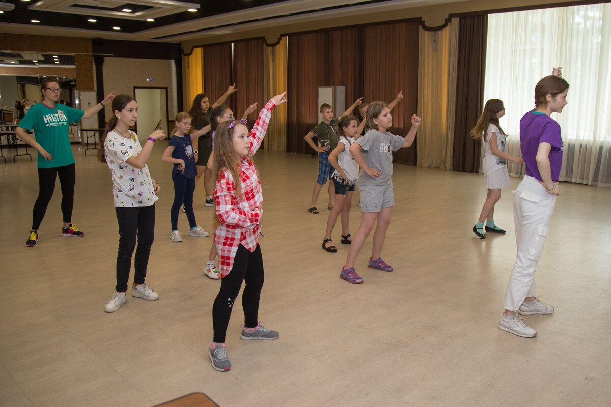 Младшая дочка в лагере английского языка "Хилтон"