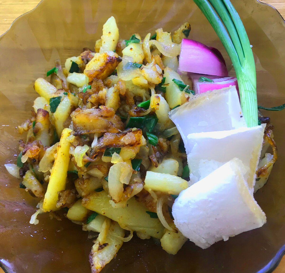 Ароматный, с хрустящей золотистой корочкой, жаренный картофель !