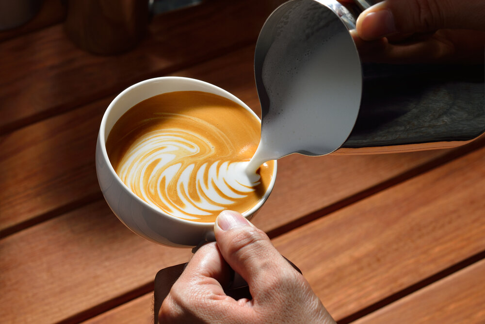Латте-арт – искусство украшения любимого кофе. Хотите научиться дома?