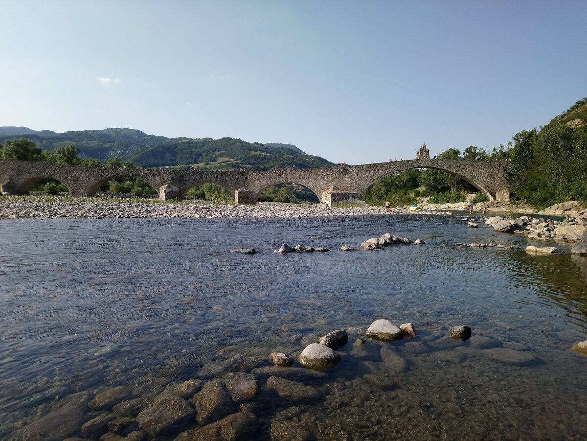 Вид на Горбатый мост. t.me/cappuccio_k