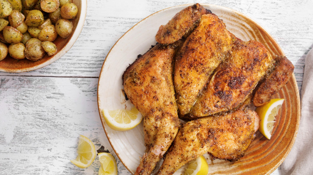 Несколько быстрых нарезок на курицу, которые помогут сократить время приготовления самой вкусной птицы на свете.