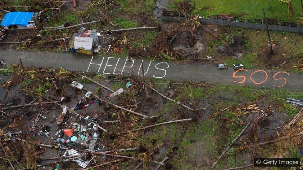 Наша готовность помогать другим может уменьшиться, если мы оцепенеем от масштаба трагедии