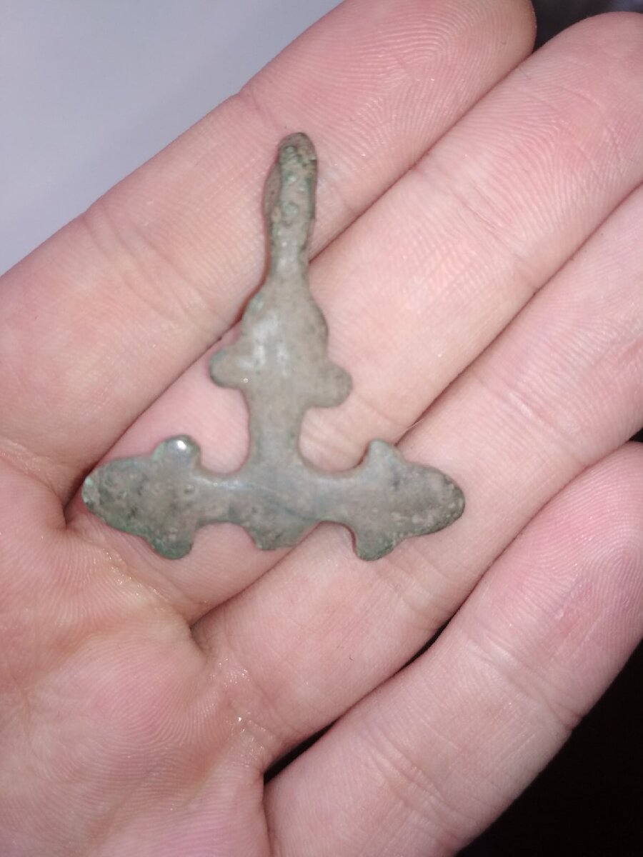 Тот самый крестик. Вроде как домонгол, подскажите?