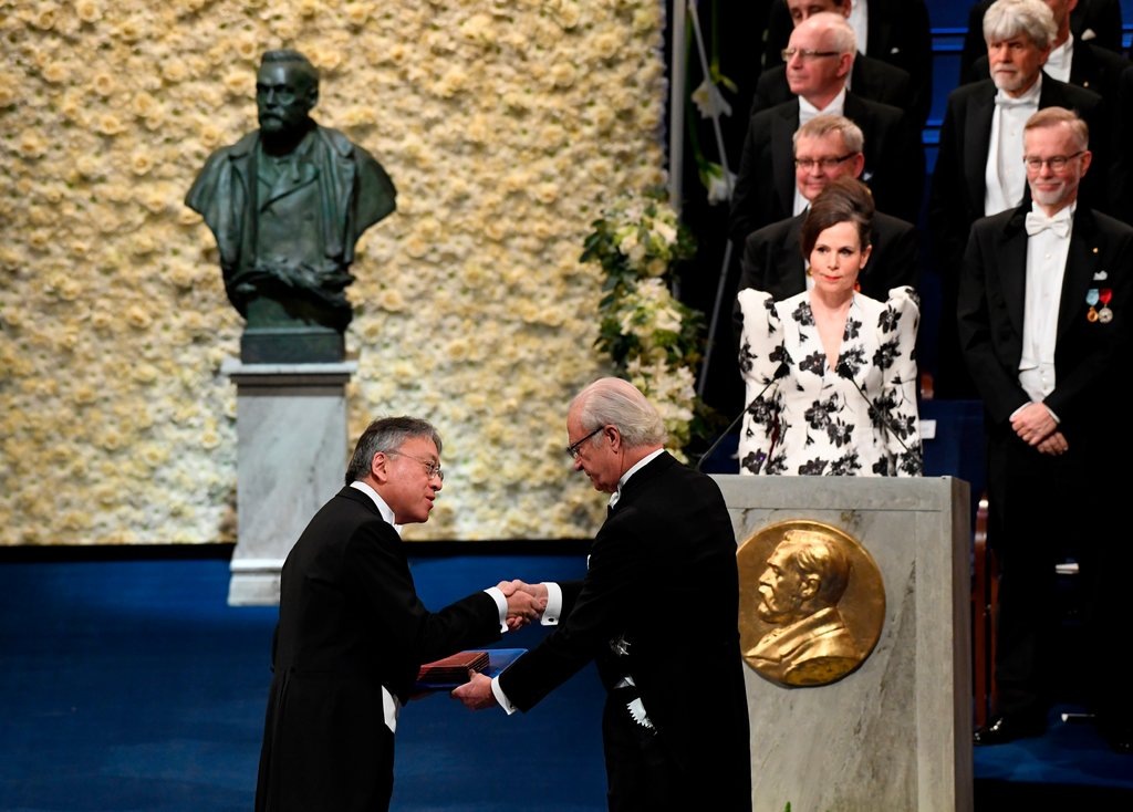 Вручение Нобелевской премии по литературе Кадзуо Исигуро 2017 год