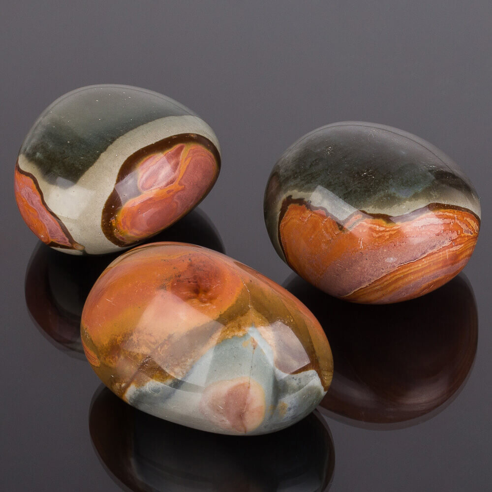 Яшма. фото из свободных источников.