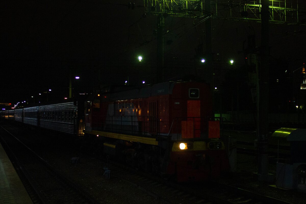 ТЭМ18ДМ привёз состав поезда 662 Москва-Кинешма