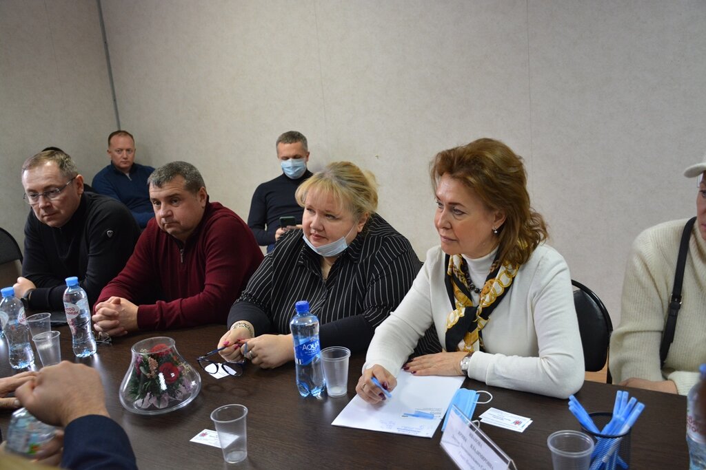 На встрече в РОО "Содействие" Янина Гришина и Ирина Иванова