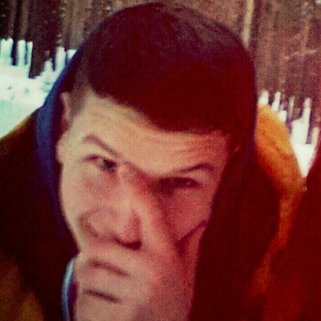 Это - я Макс Кадр молодой (10 лет назад) надеюсь за это время что-то поменялось в моей голове и я могу делится своимы мыслями грамотно и с Вами!