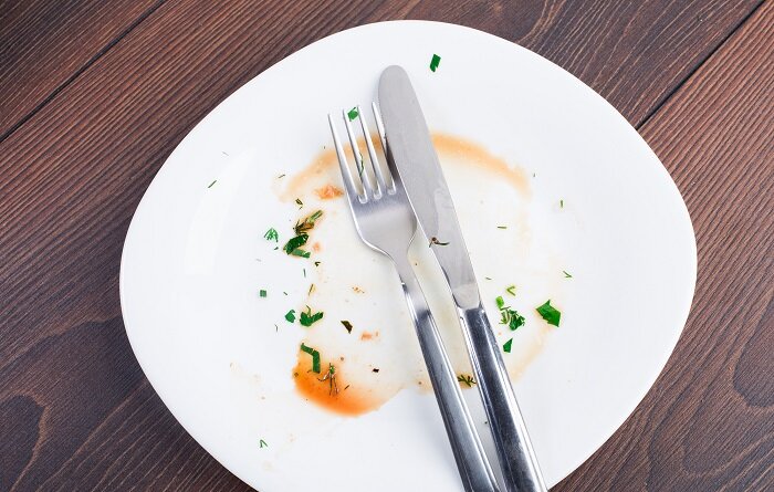 Даже если блюдо не нравится, в России принято доедать его, если человек в гостях. / Фото: vapeadept.ru