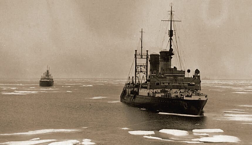 1935, 23 октября - В Ленинграде на стапеле Балтийского судостроительного завода заложен ледокол «Иосиф Сталин» — головной в серии первых линейных ледоколов советской постройки. 