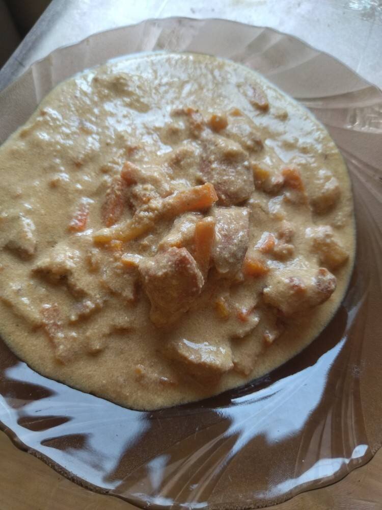 Гуляш со сметаной и мукой