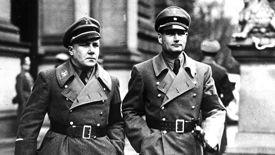 Рудольф Гесс и Мартин Борман