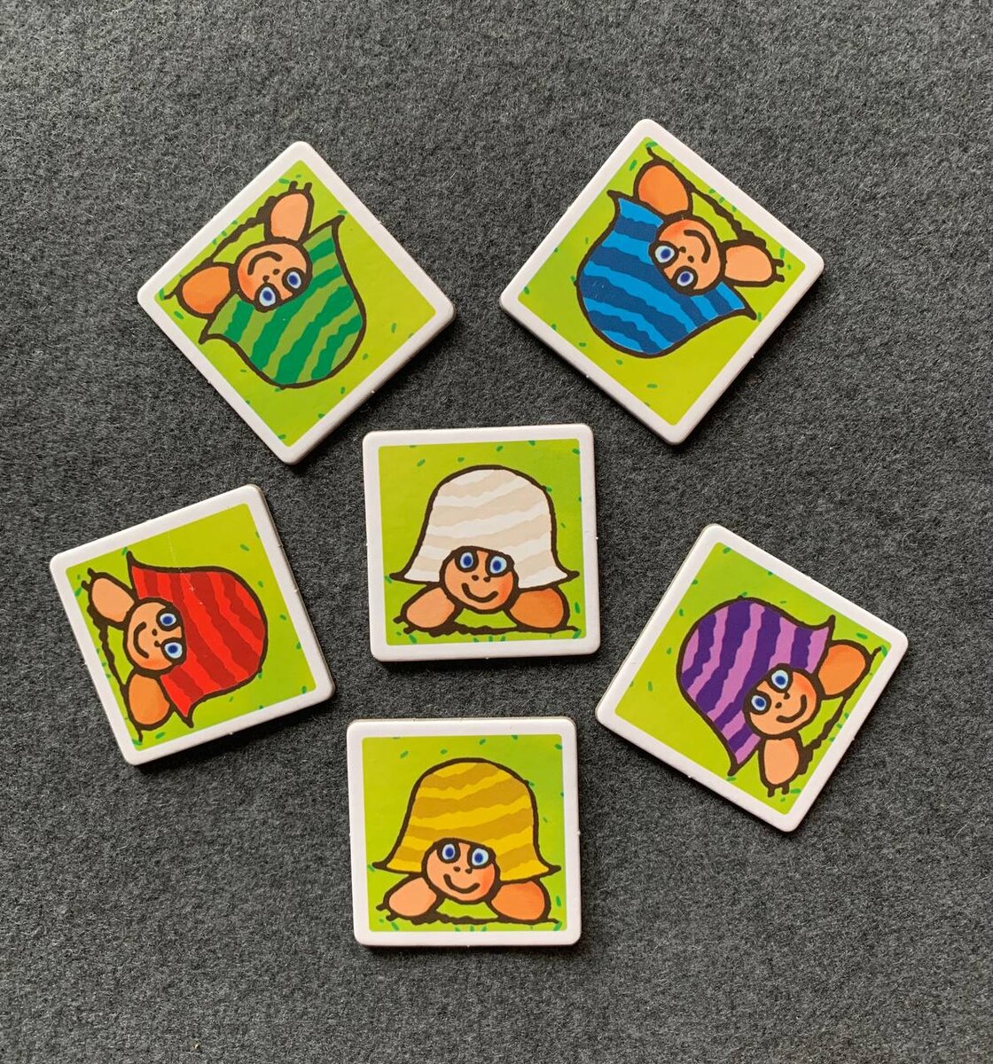 "карточки-памятки, определяющие цвет вашей черепахи на ближайший раунд"