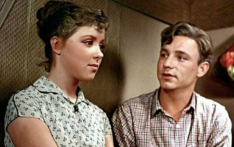 С Николаем Рыбниковым в фильме "Девушка без адреса". Фото: Pinterest