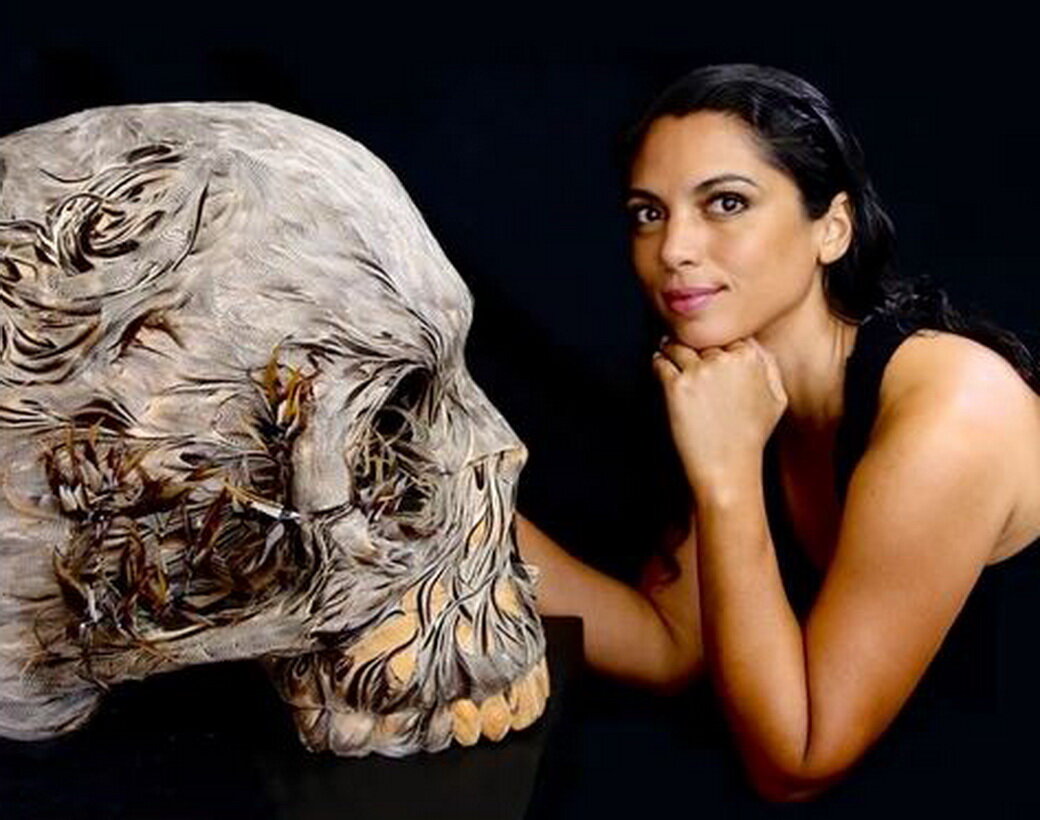 Emerencienne. Размеры: 60 x 40 x 60 см. Переработанные перья на буковой древесине, Лоуренс Ле Констан