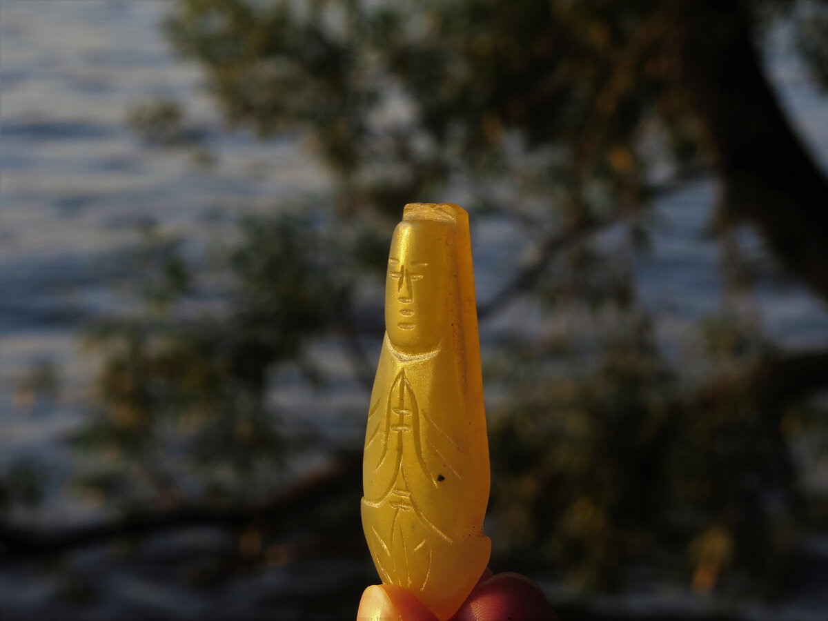 Подвеска Гуанинь. Фотографии авторские.