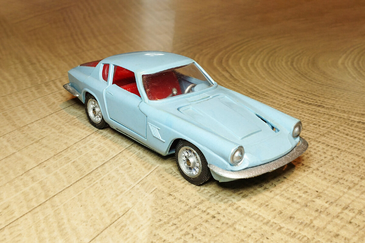 Модель Mazerati Mistral 3700 Coupe в масштабе 1:34 