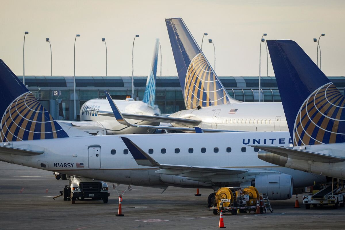 United Airlines увеличила выручку и прогноз прибыли
