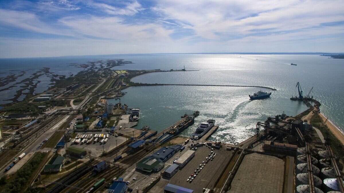    Таможенный пост "Морской порт Кавказ"© РИА Новости / Виталий Тимкив