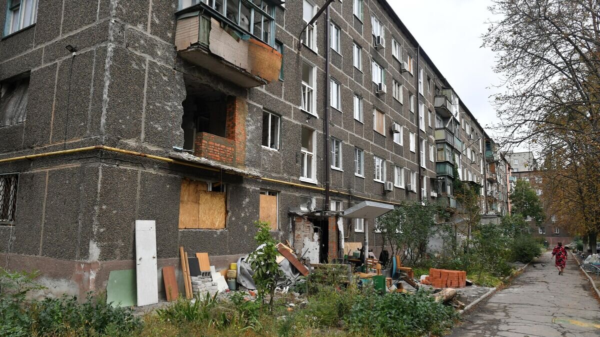    Восстановление жилых домов в Мариуполе строителями из Тулы© РИА Новости / РИА Новости