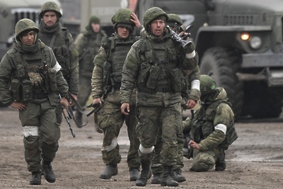    Военнослужащие ВС РФ в Армянске ©Константин Михальчевский РИА Новости