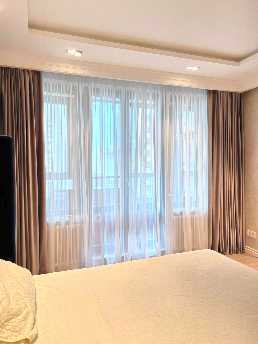 Проект STUDIO AMELI
Классические прямые шторы из бархата
г. Москва, Ленинградский пр-т