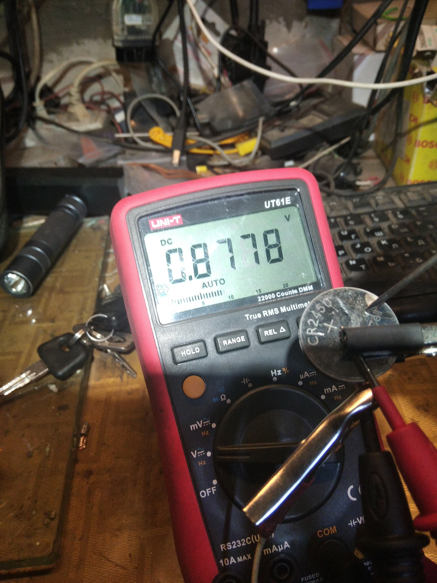 под нагрузкой 1Ом