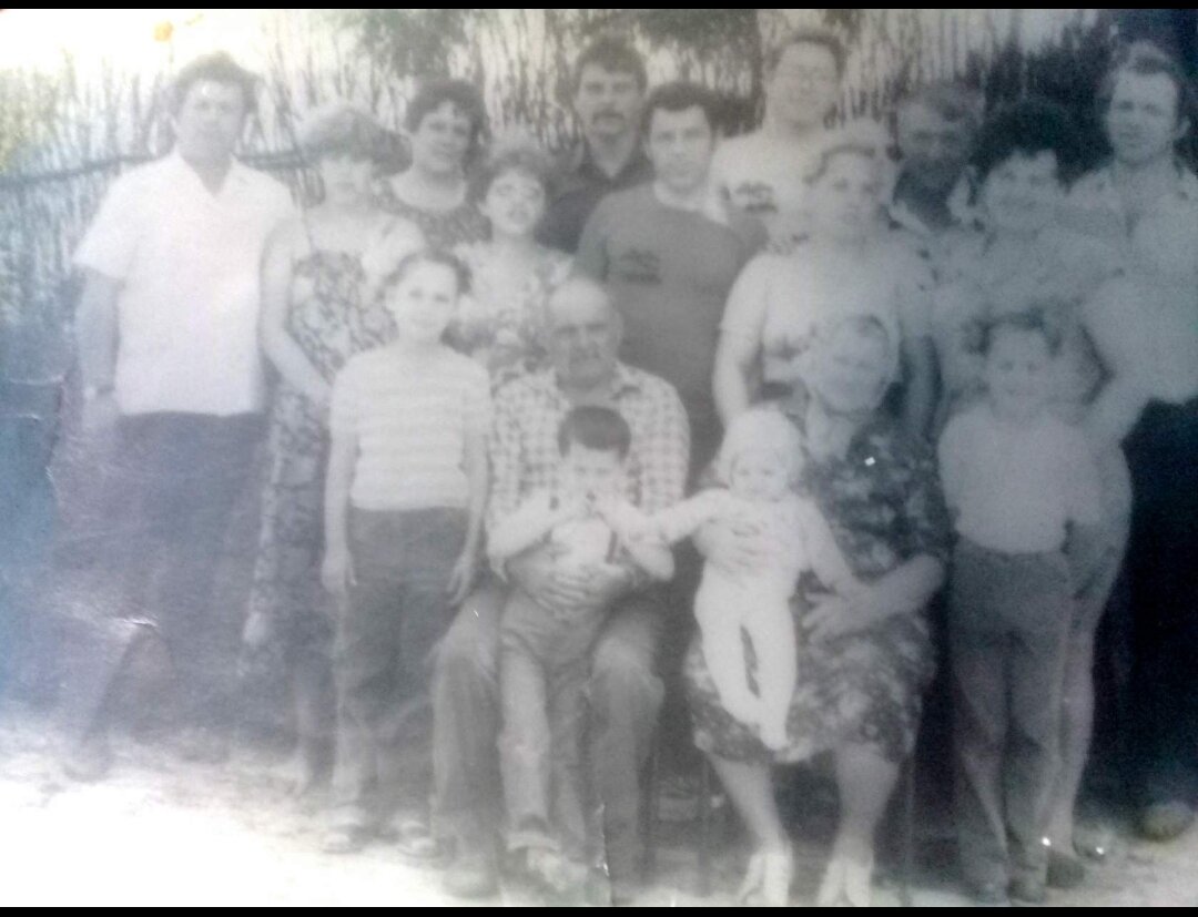 Родня на Украине, я самая маленькая