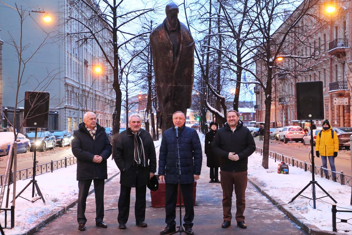   Администрация Петербурга