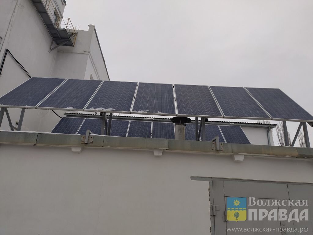 Первые солнечные фотопанели были установлены на объектах МУП "Водоканал" полтора года назад📷    В Волжском проверили «зеленую энергетику» в действии
