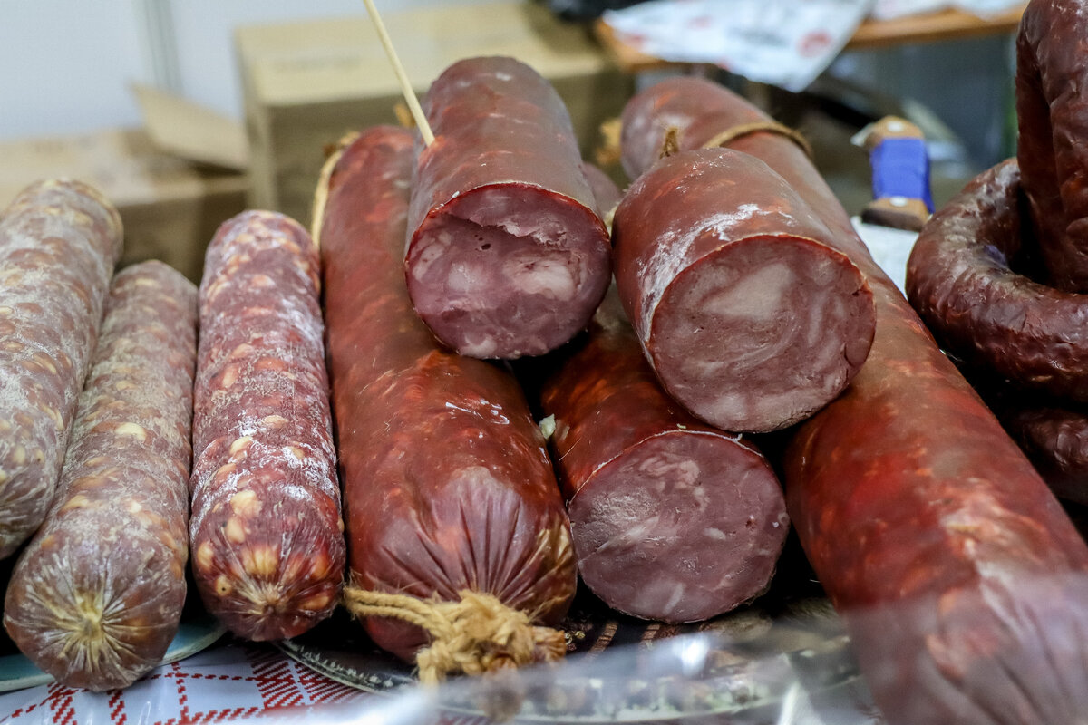 Колбаса - один из опасных продуктов. ФОТО: Elena Mayorova/Globallookpress 