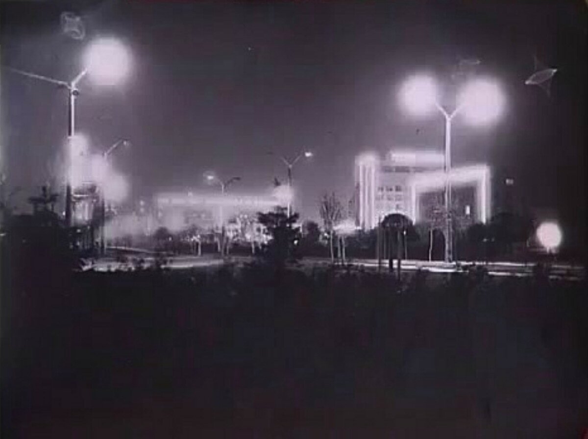Чернобыльская аэс ночью. ЧАЭС ночью 1986. Припять 1986 ночью. Припять 1986 до аварии. ЧАЭС Припять 1986 до аварии
