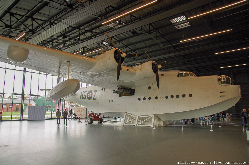 1. Гидросамолёт Short Sunderland в Музее королевских ВВС