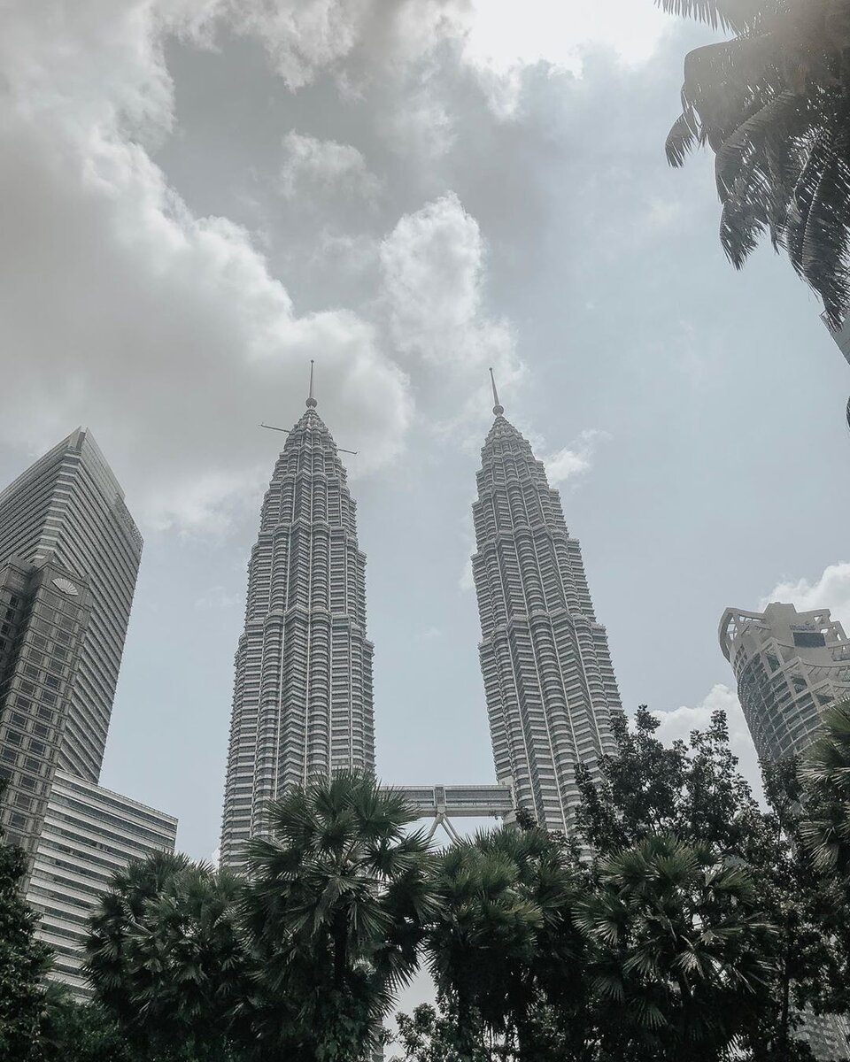 Twin towers (башни близнецы) в Куала-Лумпур
