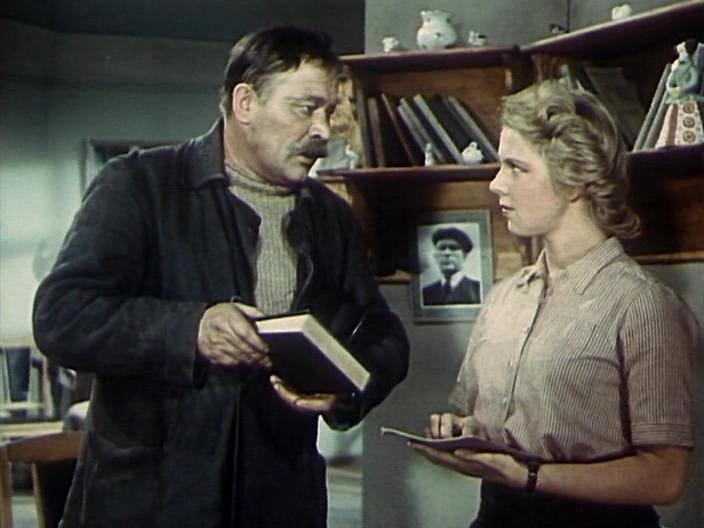 Борис Андреев и Лариса Кронберг в фильме "Большая семья" (1954)