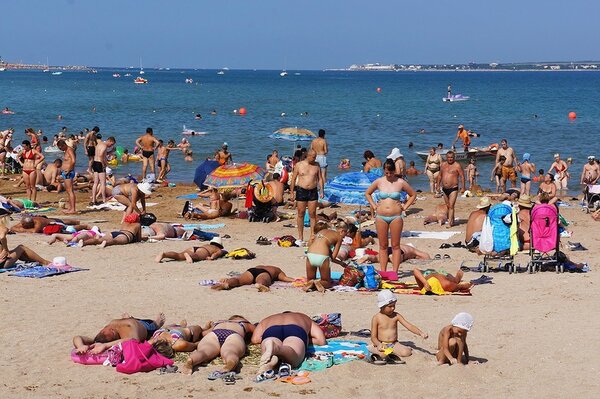 Больше половины россиян не будут отдыхать этим летом