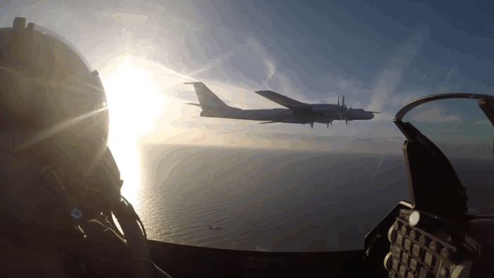 Кадры из кабины датского "F-16"