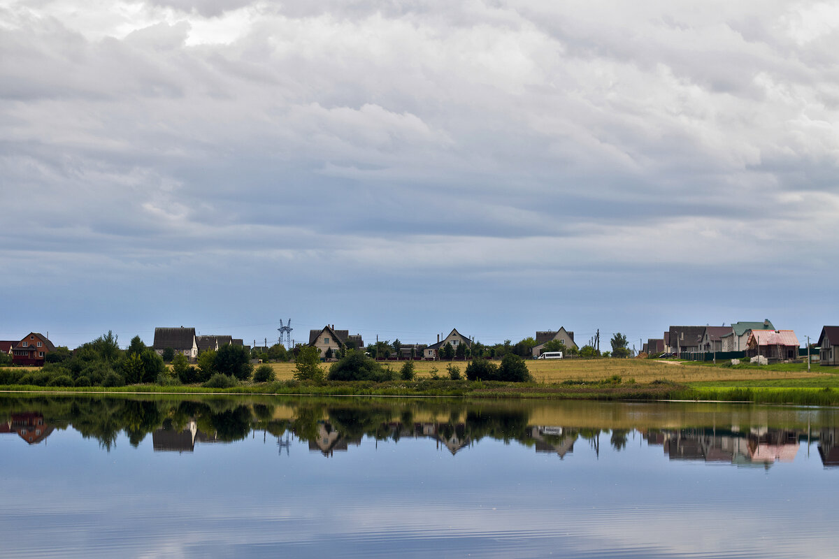 пасторальны Докшицы вечером над озером