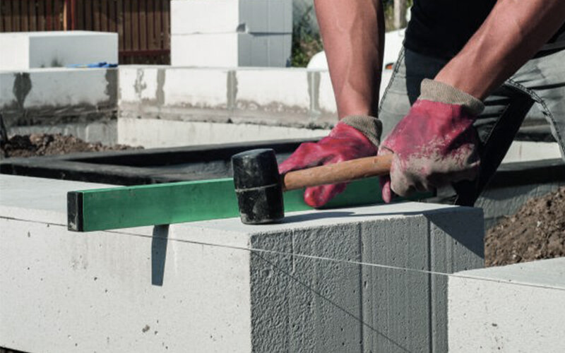 при какой температуре можно класть газоблок. при какой температуре можно класть газоблок. нанесение клея на газобетонные блоки. схема кладки блоков газобетона 600. марка раствора для кладки из газобетонных блоков.