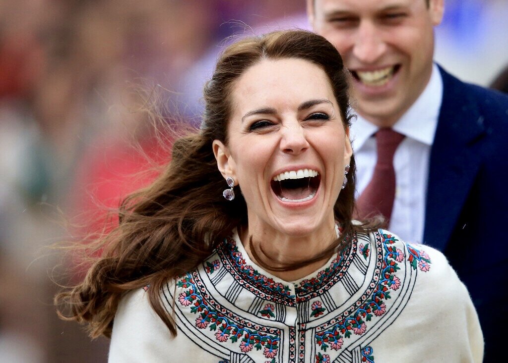 Шикарные эмоции. Вы когда-нибудь видели такое выражение у Меган? Нет, потому что она всё время пытается всё контролировать. А Кейт просто живет 