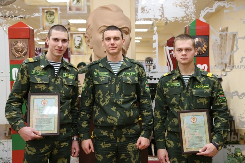 российский солдат. военная служба. солдаты россии. увольненме с военной слюж. увольнение в запас военнослужащих.