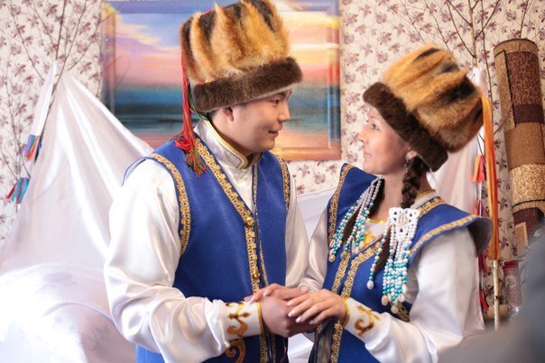 Уйгурские молодожены.