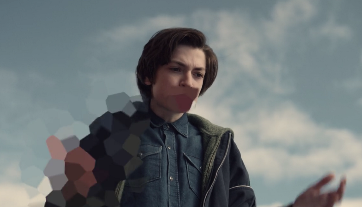 С помощью планшета можно решать, что Саре разрешить видеть и слышать