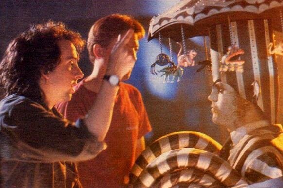 Тим Бёртон и Майкл Китон на съёмках «Битлджуса» (1988)