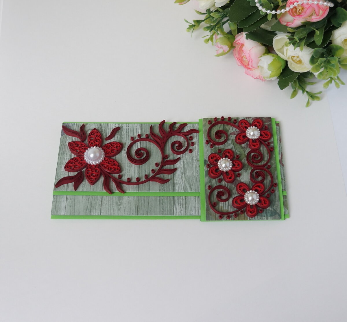 Первый конверт. Обожаю его. Хотя сочетание цветов вообще не мое)))