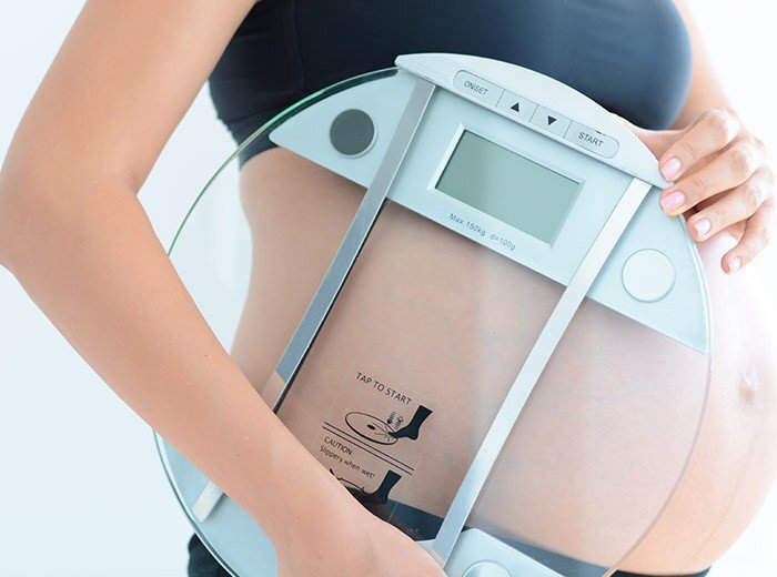 Во время беременности будущая мама набирает вес