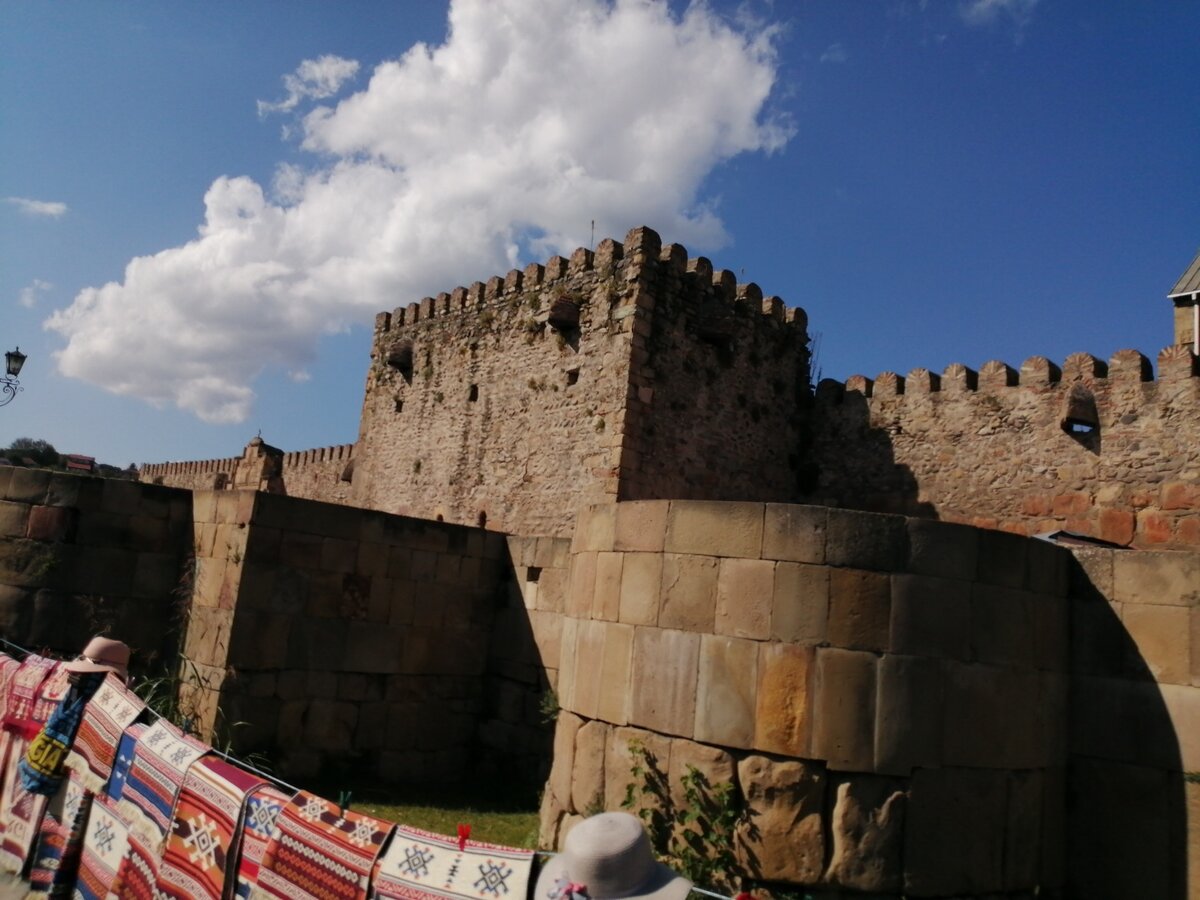 стены храма