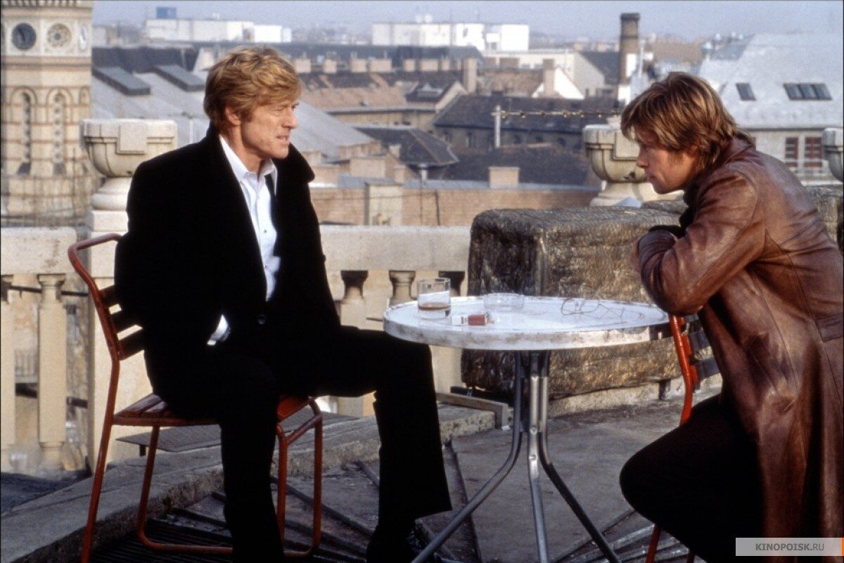 - А сейчас, салага, ты получишь главный урок  шпионского мастерства - я научу тебя пить, курить и материться!